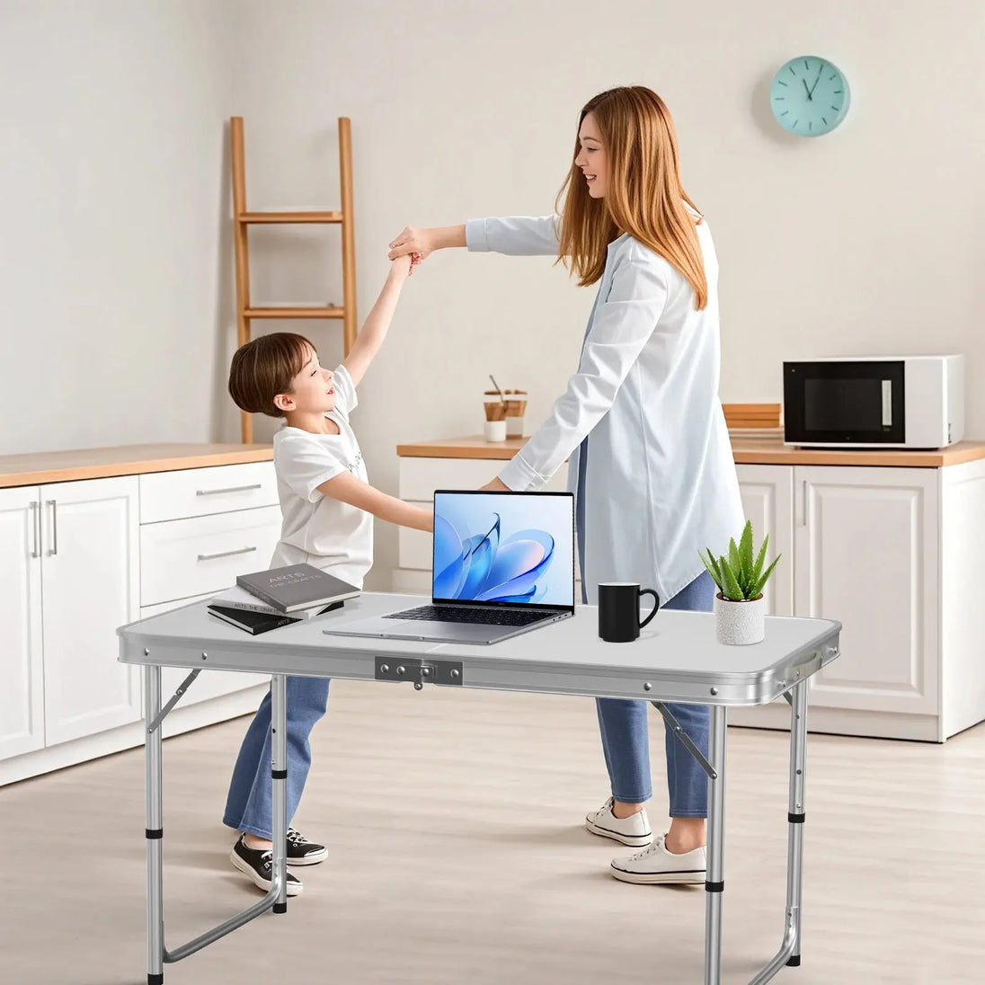 Table pliante 4 pieds – Ton spot repas portable CaravanSwitch